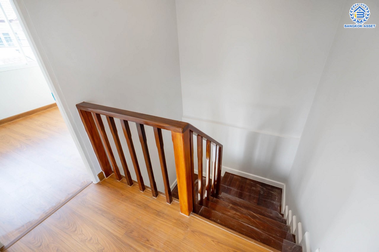 บ้านมือสองตกแต่งใหม่ ทาวน์เฮ้าส์หลังใหญ่ระดับบ้านแฝด! ม.ดรีมเพลส กาญจนาฯ-ราชพฤกษ์ เนื้อที่ 31 ตร.ว. ฟังก์ชัน 3 ห้องนอน 2 ห้องน้ำ Facilities ครบครัน พร้อมตอบโจทย์ทุกการเข้าอยู่ บนทำเลที่เชื่อมต่อหลายเส้นทาง ถนนราชพฤกษ์ ,พระราม5 และบรมราชชนนี ใกล้ทางด่วน "ศรีรัช"